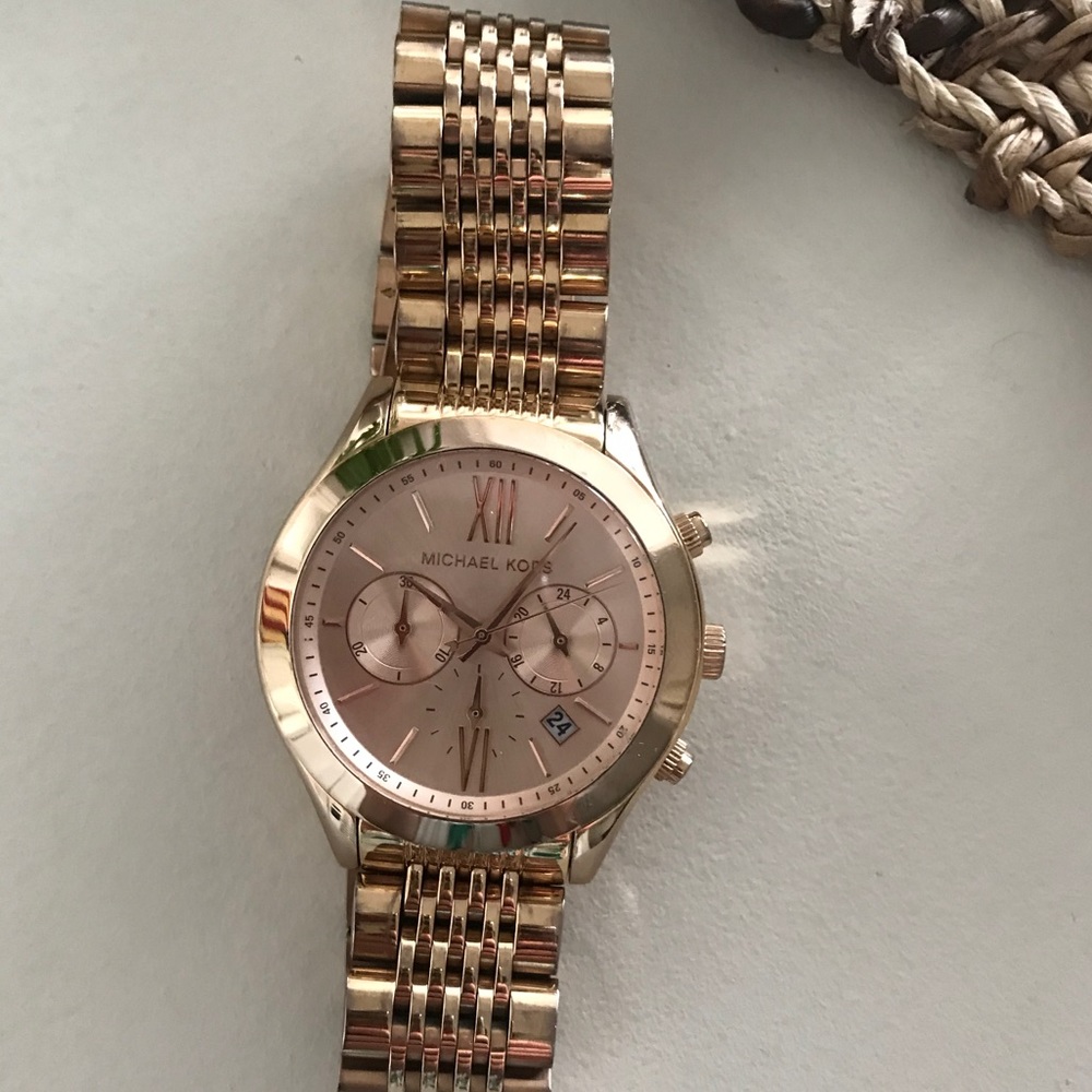 MICHAEL KORS rose gold watch